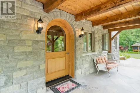 636 Harbour Street Innisfil ON L0L 1K0