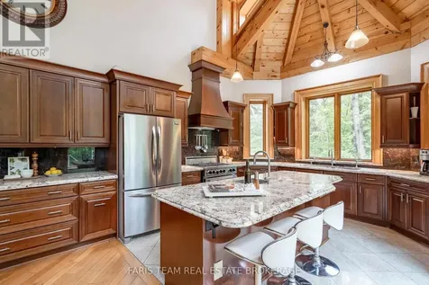 636 Harbour Street Innisfil ON L0L 1K0