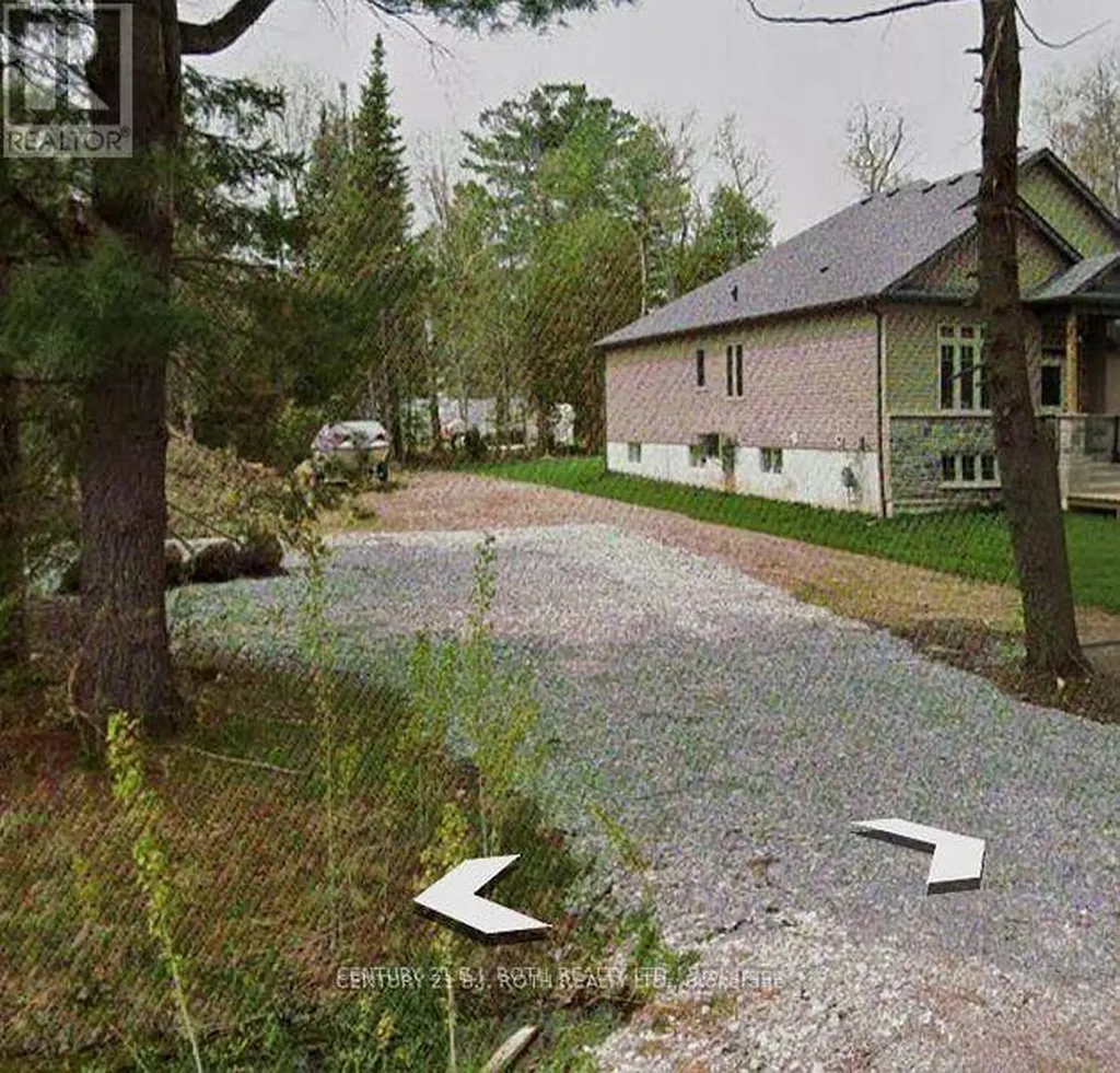 3196 Beach Avenue Innisfil ON L9S 2K6