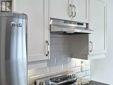 67 Wheatfield Road Barrie ON L9J 0T4
