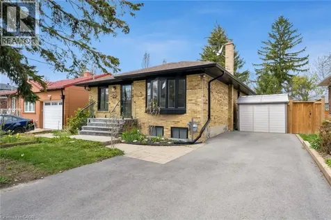 22 North Heights Road Toronto ON M9B 2T1