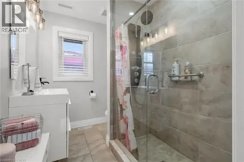 22 North Heights Road Toronto ON M9B 2T1