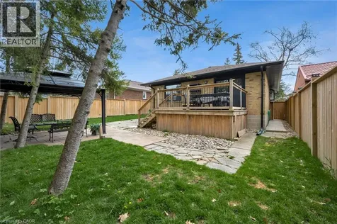 22 North Heights Road Toronto ON M9B 2T1