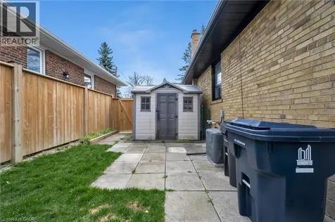 22 North Heights Road Toronto ON M9B 2T1
