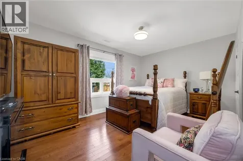 22 North Heights Road Toronto ON M9B 2T1