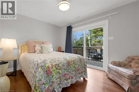 22 North Heights Road Toronto ON M9B 2T1
