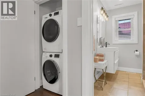 22 North Heights Road Toronto ON M9B 2T1