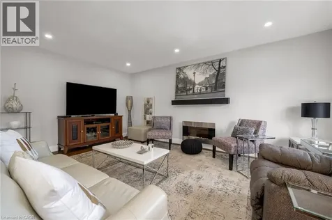 22 North Heights Road Toronto ON M9B 2T1