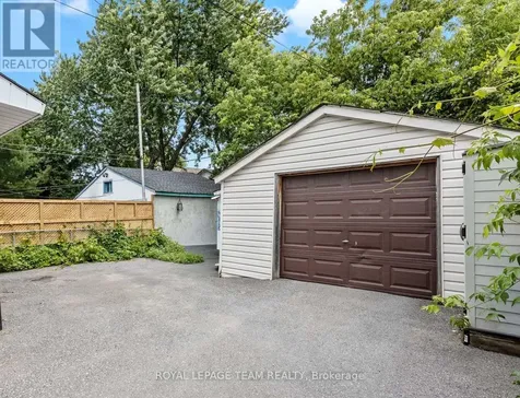 53-1/2 Champagne Avenue Ottawa ON K1S 4P1