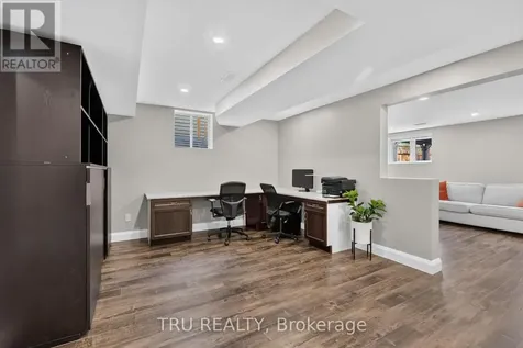 26 Palmeto Court Ottawa ON K2S 0X2