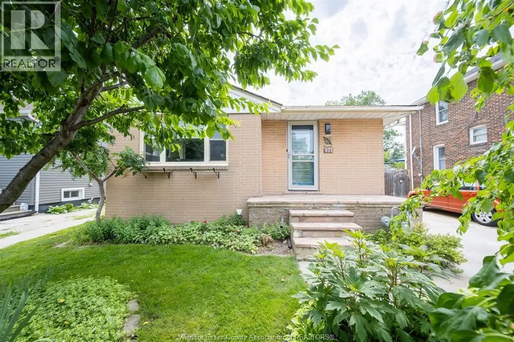 971 Fairview Boulevard Windsor ON N8S 3G6