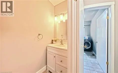 40 Mccormick Drive Cambridge ON N3C 4C9