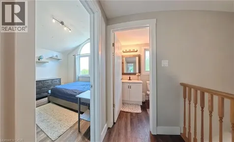 40 Mccormick Drive Cambridge ON N3C 4C9