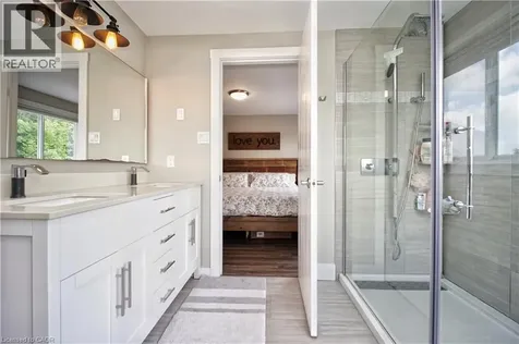 40 Mccormick Drive Cambridge ON N3C 4C9