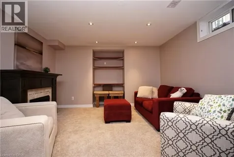 40 Mccormick Drive Cambridge ON N3C 4C9