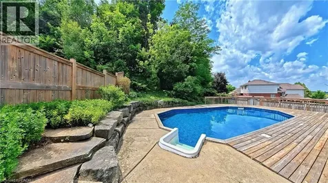 40 Mccormick Drive Cambridge ON N3C 4C9