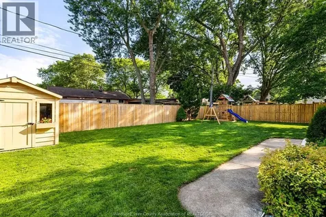 2 Summer Court Windsor ON N9E 1R1