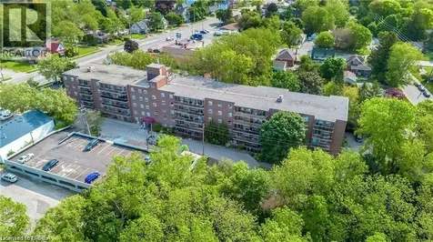 793 Colborne Street East Brantford ON N3S 7J3