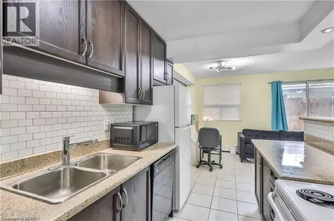 793 Colborne Street East Brantford ON N3S 7J3