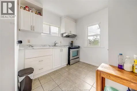 1531 Windsor Avenue Windsor ON N8X 3M3