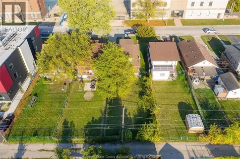 1531 Windsor Avenue Windsor ON N8X 3M3