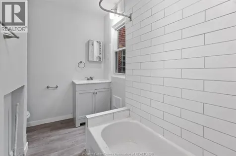 1292 Parent Avenue Windsor ON N8X 4J2