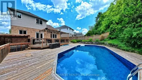 40 Mccormick Drive Cambridge ON N3C 4C9