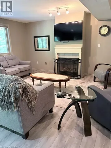18 Maich Crescent Brantford ON N3T 6P1