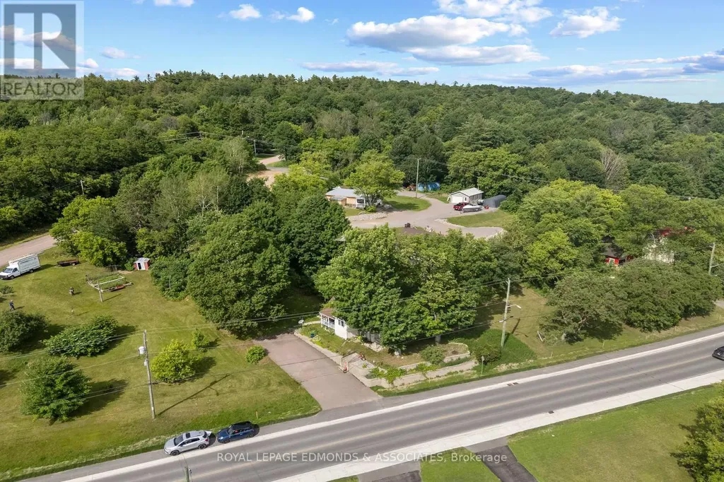 138 Bonnechere Street East Bonnechere Valley ON K7V 1Z5