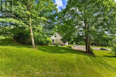 138 Bonnechere Street East Bonnechere Valley ON K7V 1Z5
