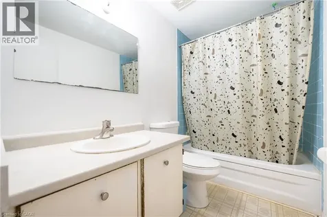 51 Paulander Drive Kitchener ON N2M 5E5