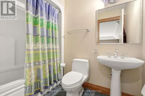 28 Millcreek Court Hamilton (ancaster) ON L9G 4Z3