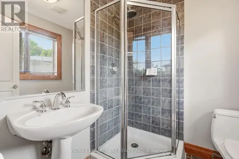 28 Millcreek Court Hamilton (ancaster) ON L9G 4Z3