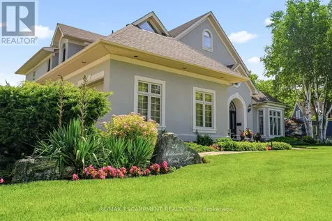28 Millcreek Court Hamilton (ancaster) ON L9G 4Z3