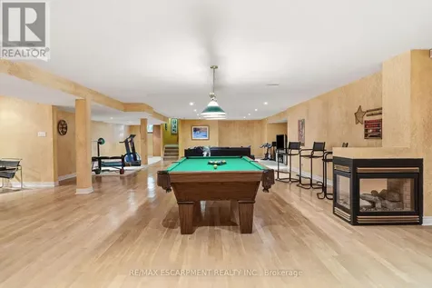 28 Millcreek Court Hamilton (ancaster) ON L9G 4Z3