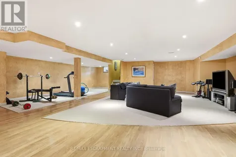 28 Millcreek Court Hamilton (ancaster) ON L9G 4Z3