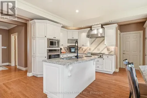 28 Millcreek Court Hamilton (ancaster) ON L9G 4Z3