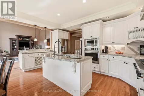 28 Millcreek Court Hamilton (ancaster) ON L9G 4Z3