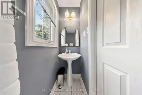 286 Hamilton Drive Hamilton (ancaster) ON L9G 4W6