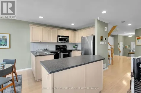 2104 Liska Street Ottawa ON K4A 4J6