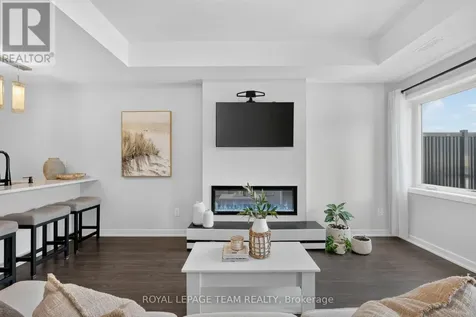 218 Parnian Private Ottawa ON K2J 4H7