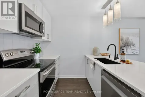 218 Parnian Private Ottawa ON K2J 4H7