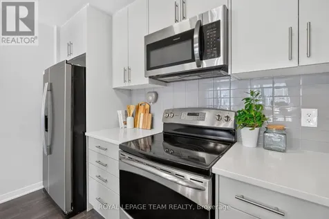 218 Parnian Private Ottawa ON K2J 4H7
