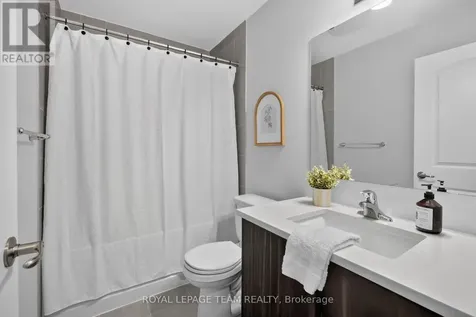 218 Parnian Private Ottawa ON K2J 4H7