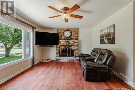 202 Susan Avenue Cornwall ON K6J 2C5