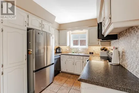 202 Susan Avenue Cornwall ON K6J 2C5