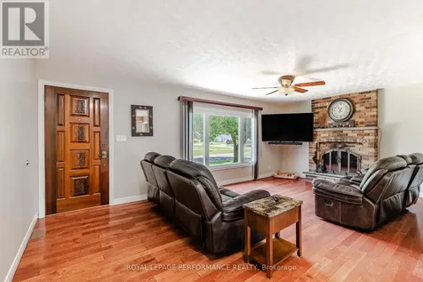 202 Susan Avenue Cornwall ON K6J 2C5