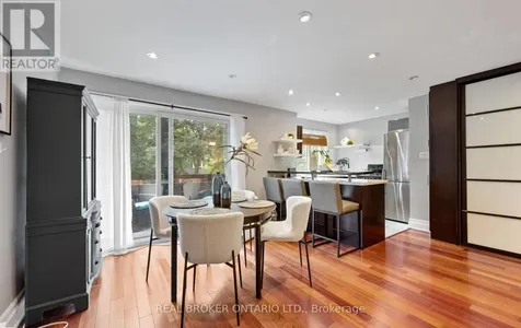 21 Elizabeth Street South Richmond Hill (mill Pond) ON L4C 3V5