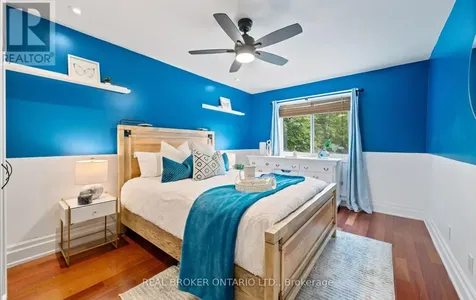 21 Elizabeth Street South Richmond Hill (mill Pond) ON L4C 3V5