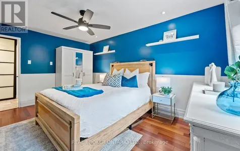 21 Elizabeth Street South Richmond Hill (mill Pond) ON L4C 3V5